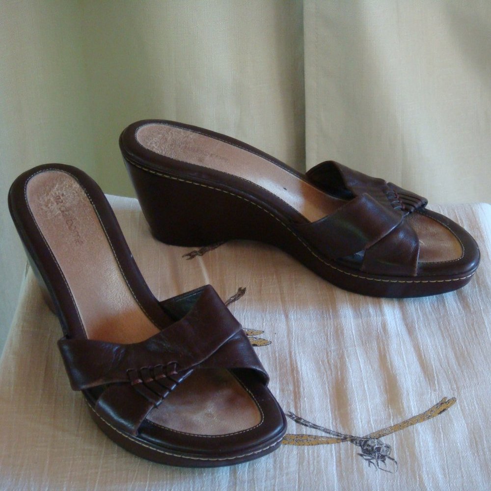 Liz Claiborne Brown Leather Wedge Slide